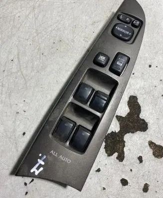 Lexus IS 220D-250-350 Other switches/knobs/shifts 8404053070 515198 TM5307