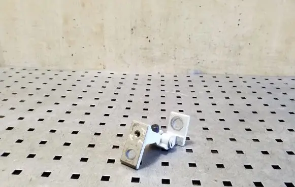 Porsche Cayenne (92A) Front door upper hinge 8K0831401A