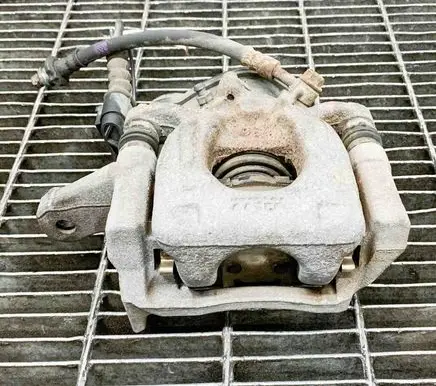 Rear brake caliper