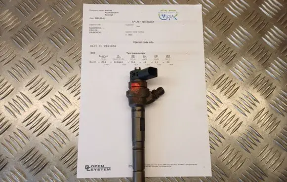 Volkswagen Touran II Fuel injector 0445110369 03L130277J