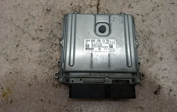 Mercedes-Benz E W211 Engine control unit/module A6421501379