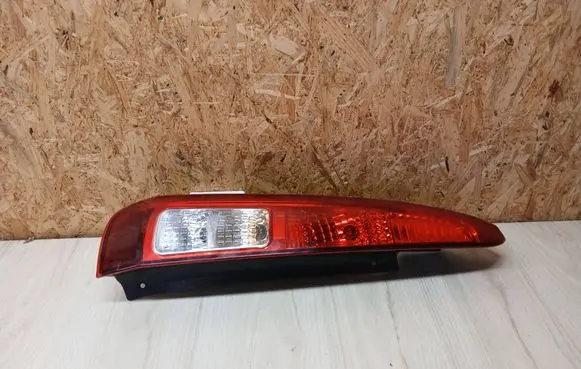 Ford Fusion Rear/tail lights E410875