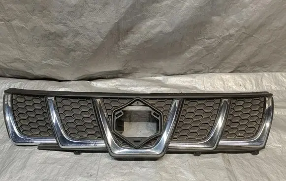 Suzuki Vitara (LY) Front bumper upper radiator grill 72111-60R0