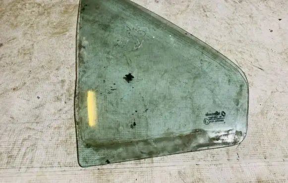 Renault 19 Rear vent window glass 