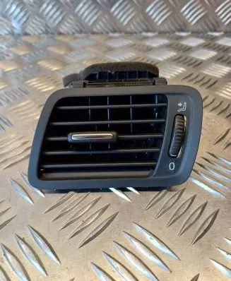 Volkswagen PASSAT B6 Dashboard side air vent grill/cover trim 3C1819701E P0108666 T0024359