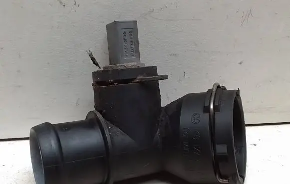 Volkswagen PASSAT B6 Engine coolant pipe/hose 1K0122291AD