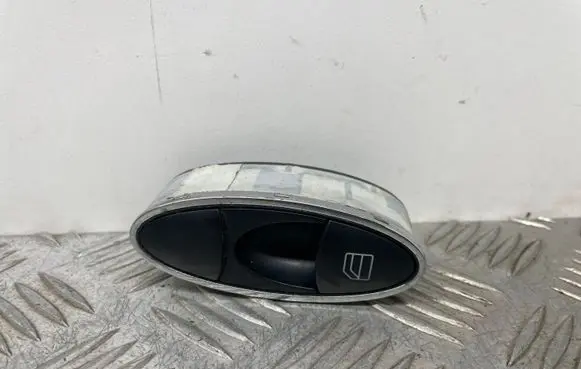 Mercedes-Benz E W211 Electric window control switch A2118211351