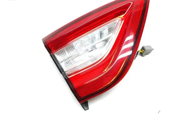 Maserati Levante Tailgate rear/tail lights 06700323340 20680101 670032334