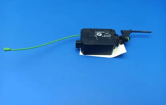 Fuel tank cap lock motor