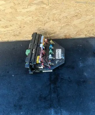 Mercedes-Benz C W204 SAM control unit A2129005812