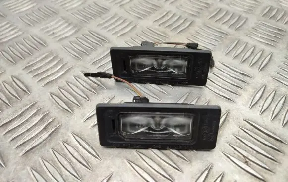 Volkswagen Golf Sportsvan Number plate light 5NA943021