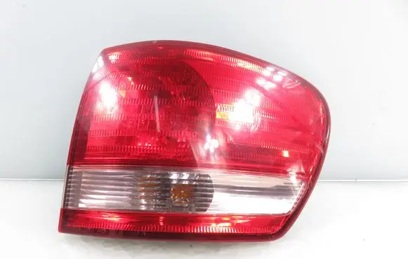 Toyota Avensis T220 Rear/tail lights 