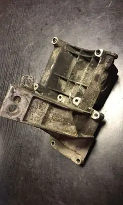 BMW 7 E38 Engine mounting bracket 1736956