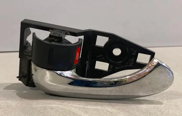 Toyota RAV 4 (XA30) Front door interior handle