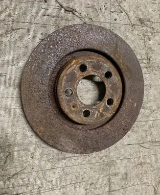 Volkswagen Golf IV Front brake disc