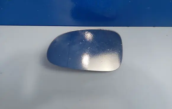 Volkswagen PASSAT B6 Wing mirror glass 39321