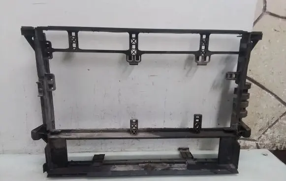BMW 5 E39 Radiator support slam panel