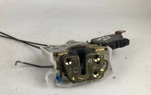 Subaru Forester SG Front door lock 61032SA070