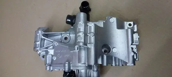 BMW 2 F22 F23 Water pump 8650988T