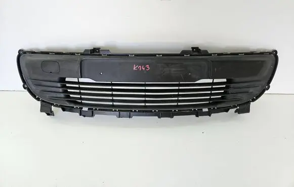 Renault Twingo III Front bumper lower grill 622541335R
