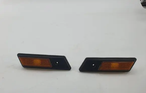 BMW 5 E34 Front fender indicator light 13780149 13780139
