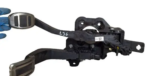 Peugeot 2008 II Brake pedal 9824311680 9837891880