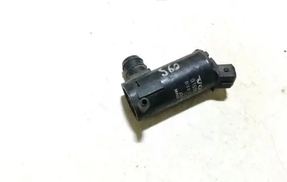 Volvo V70 Windscreen/windshield washer pump 9169611 060210-3950
