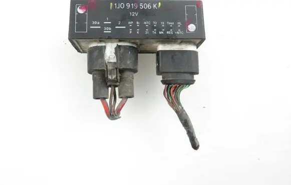 Volkswagen Golf IV Coolant fan relay 1J0919506K