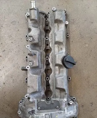 Toyota Avensis T270 Rocker cam cover 112010R020