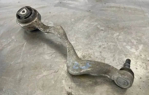 BMW 1 E81 E87 Front control arm 6765305