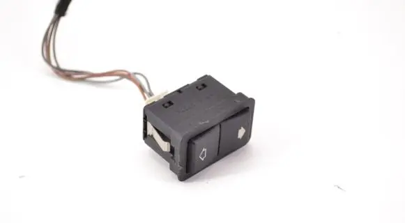 BMW 5 E39 Electric window control switch 8368974