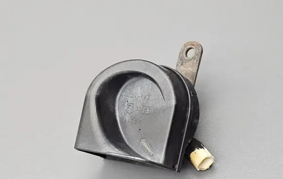 Honda Accord Horn signal UCH253 E358943