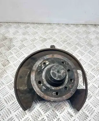 Front wheel hub