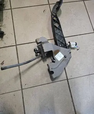 Volkswagen Multivan T5 Clutch pedal 7H1721059K
