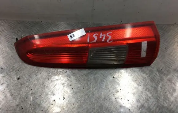 Volvo V70 Rear/tail lights 2DB00821702 9154494
