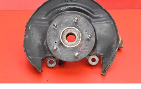 Honda CR-V Front wheel hub spindle knuckle