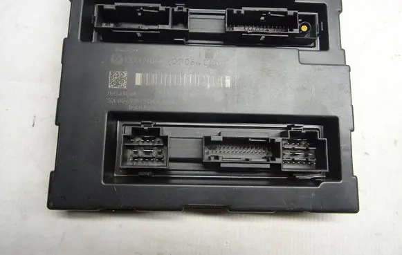 Audi A4 S4 B5 8D Comfort/convenience module 8K0907064DJ