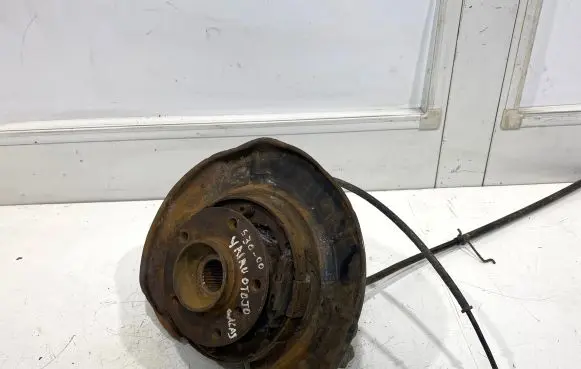 BMW 5 E39 Rear wheel hub