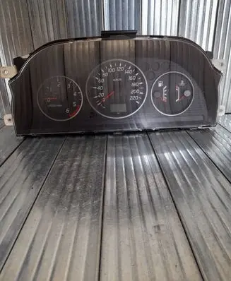 Nissan X-Trail T30 Speedometer (instrument cluster) 9H00595 21100006
