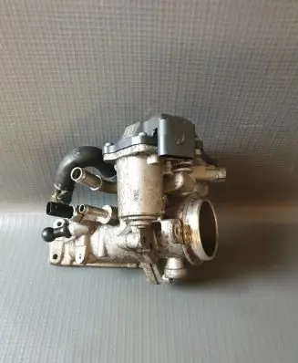 Volkswagen Golf VII Throttle valve 04L128637B 04L128063N