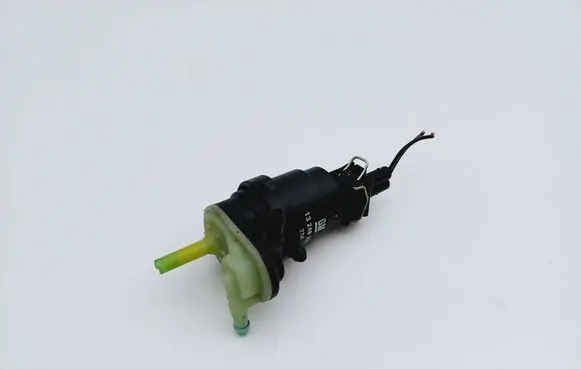 Opel Astra H Windscreen/windshield washer pump 13248320