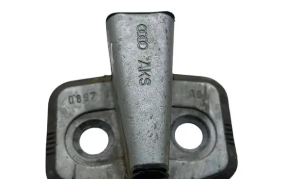Audi A8 S8 D2 4D Front door lock loop/hook striker 