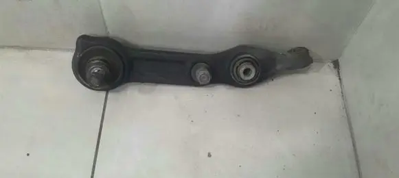 Mercedes-Benz E AMG W211 Front control arm A2113308107