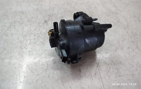 Peugeot 308 Fuel filter housing 