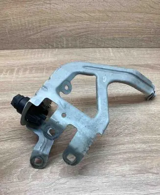 BMW 5 F10 F11 Fender mounting bracket 7183752 RIGHTSIDE