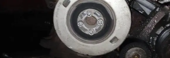 Opel Astra H Crankshaft pulley