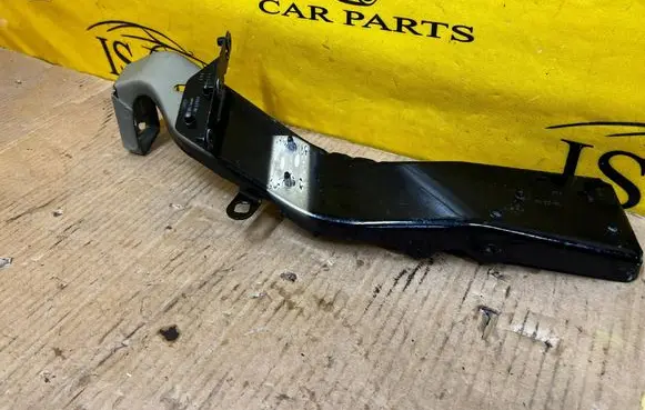 Audi A8 S8 D5 Fender mounting bracket 18161622078 4N0821151B