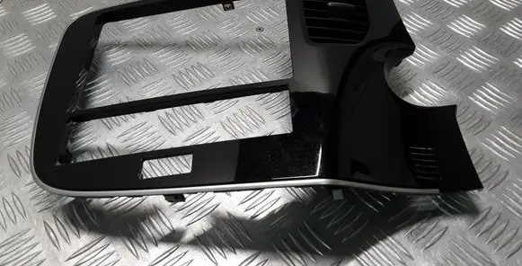 Mitsubishi Outlander Radio/GPS head unit trim 8002C897