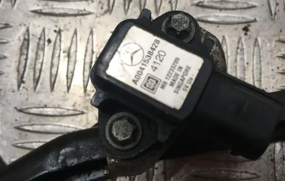 Mercedes-Benz C W203 Air pressure sensor A004153842B 12233209