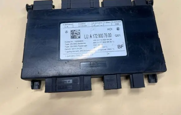 Mercedes-Benz SLK R172 Seat control module a1729007600 A1729007600